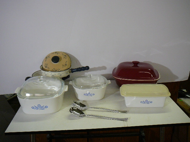 lot 50 image: Kitchen Items Corning ware