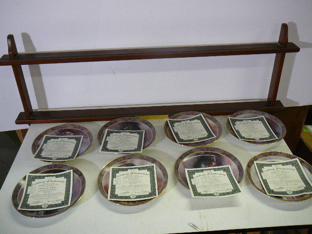 lot 60 image: Home Dcor Collectable Plates