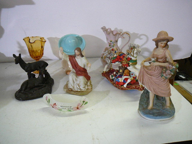 lot 71 image: Home Decor Rocking Horse Music box Figurines Vase Glass Canoe