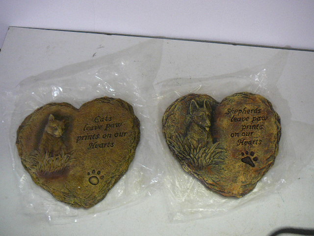 lot 76 image: Pet Heart Cats shepherds