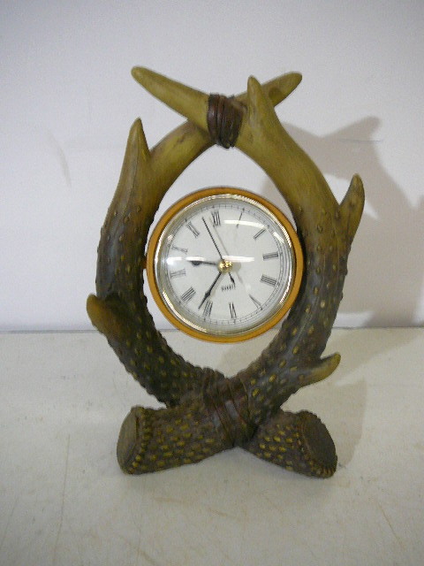 lot 101 image: Ceramic Deer Horn Clock