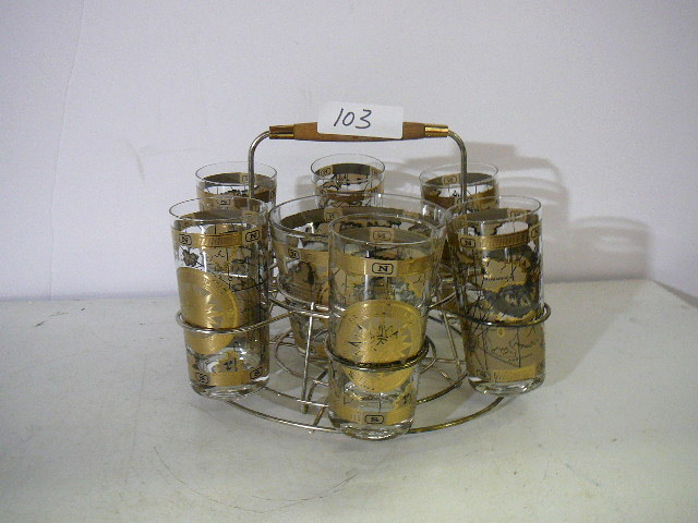 lot 103 image: Vintage Glass Set