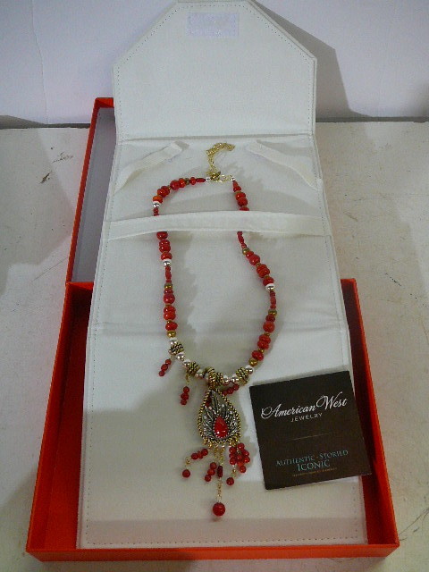 lot 112 image: Jewelry American West Necklace