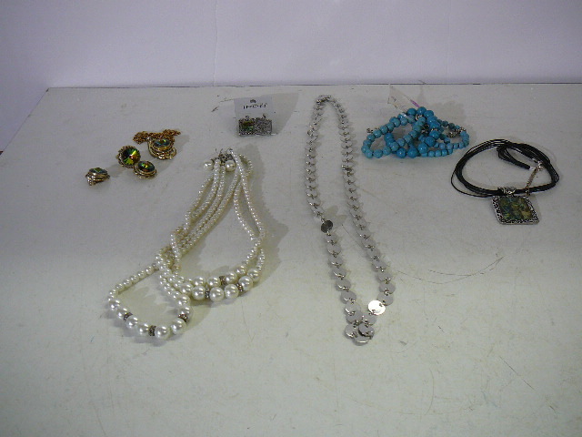 lot 114 image: Jewelry Bracelets Earrings Necklaces Ring