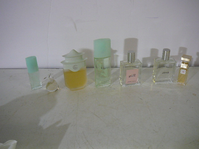 lot 116 image: Lot of Perfume
