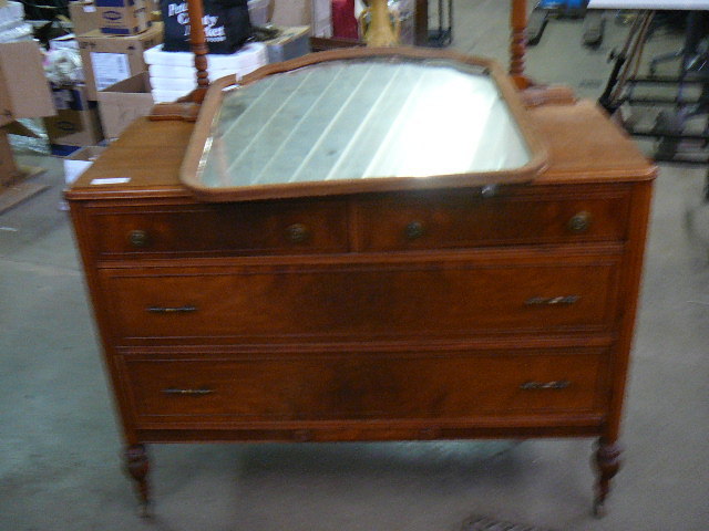 lot 122 image: Vintage Dresser with Mirror