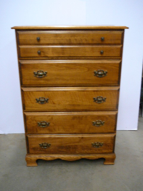 lot 123 image: Vintage Wooden Dresser