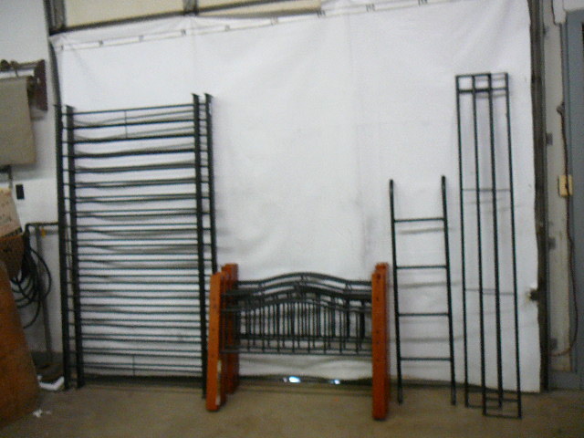 lot 121 image: Bunk Beds