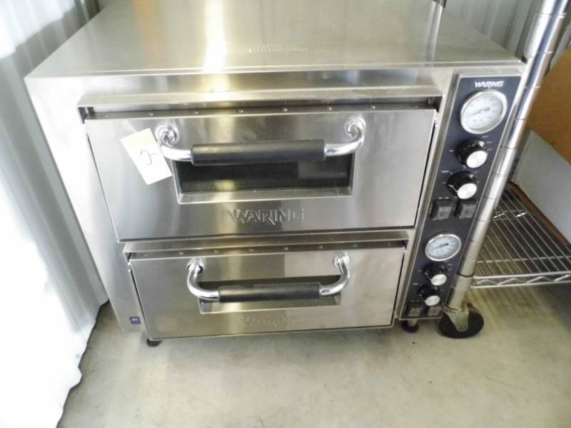 lot 2 image: Waring Double Oven