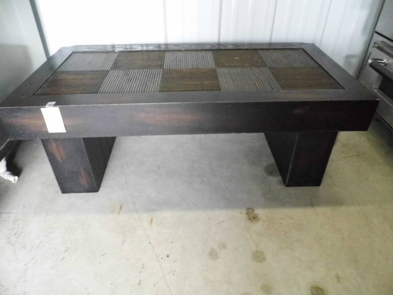lot 5 image: Wooden Bench