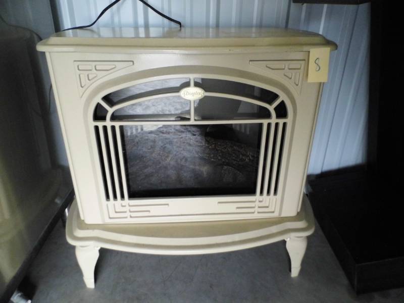 lot 8 image: Electric Fireplace