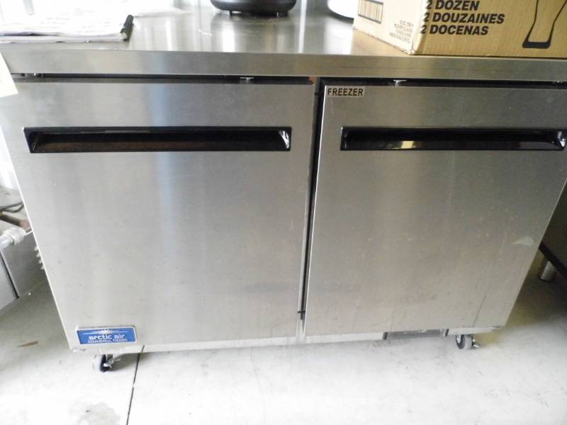 lot 11 image: Arctic Air Freezer