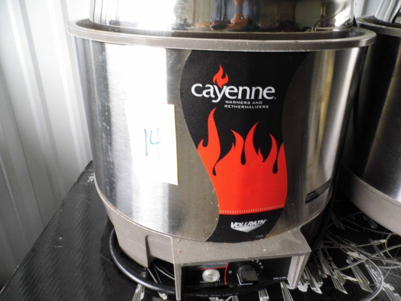 lot 14 image: Cayenne Warmer