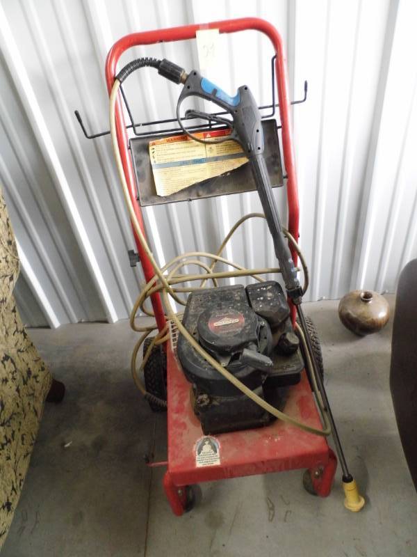 lot 29 image: Briggs & Stratton Power Washer