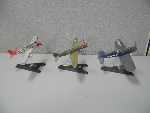 lot 11 image: Die Cast Metal Model Fighter Planes