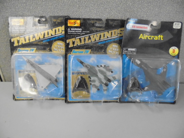 lot 21 image: Die Cast Metal Model Fighter Planes
