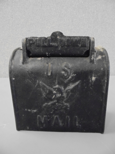 lot 26 image: Cast Iron Bank