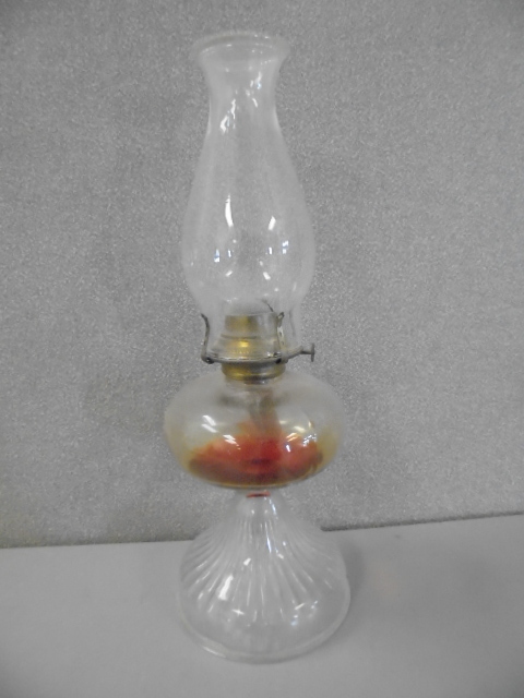 lot 30 image: Oil Lamp
