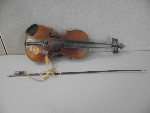 lot 32 image: Violin and Bow