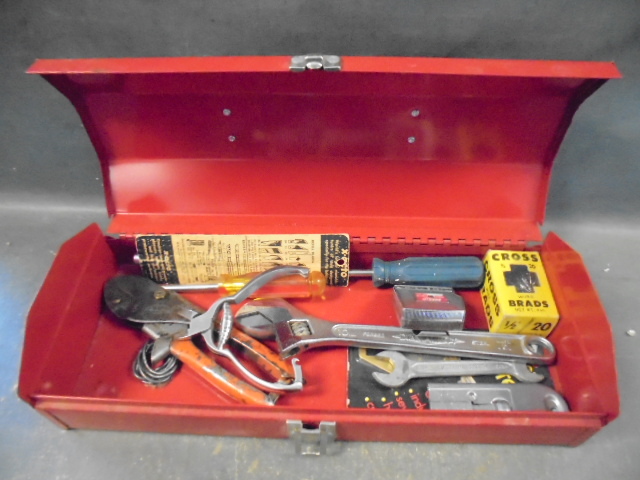 lot 76 image: Gadget Box and Tools