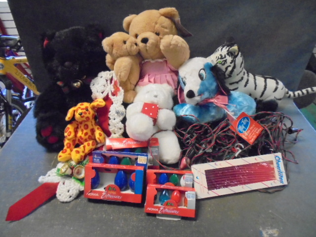 lot 113 image: Stuffed Animals and Christmas Decor
