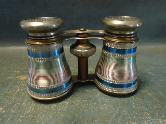 lot 52 image: Vintage Opera Binoculars