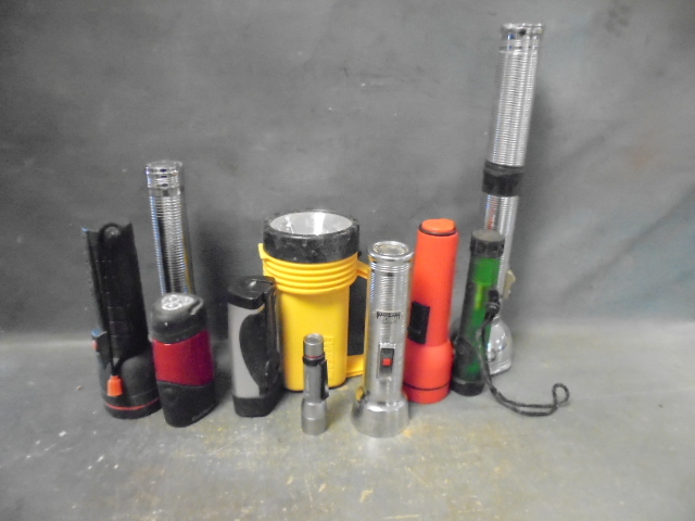 lot 123 image: Flashlights