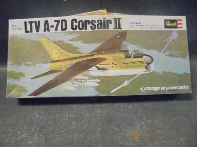 lot 127 image: Vintage Fighter Plane Model