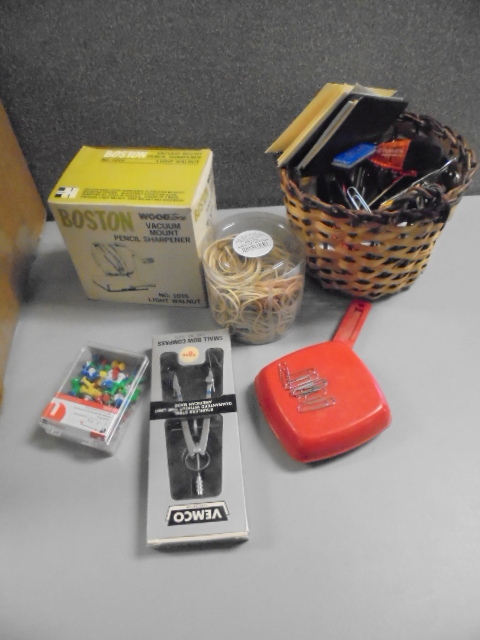 lot 162 image: Office Supplies