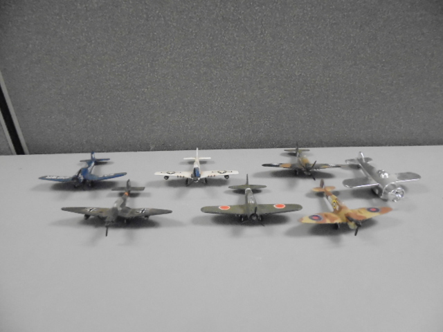 lot 173 image: Vintage Die Cast Metal Planes