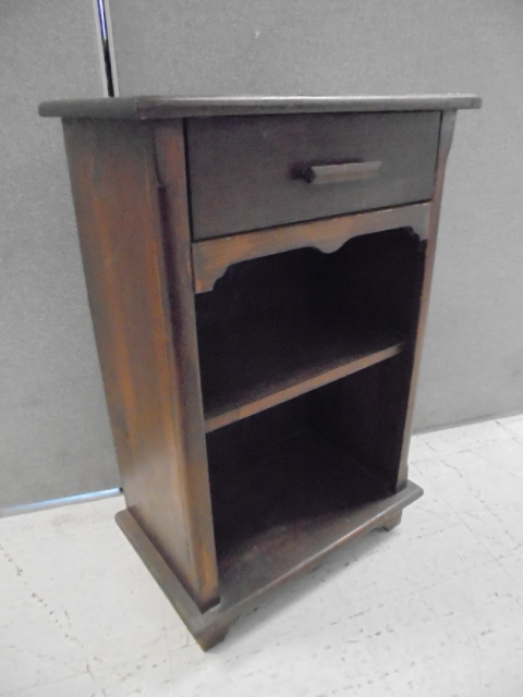 lot 102 image: Nightstand