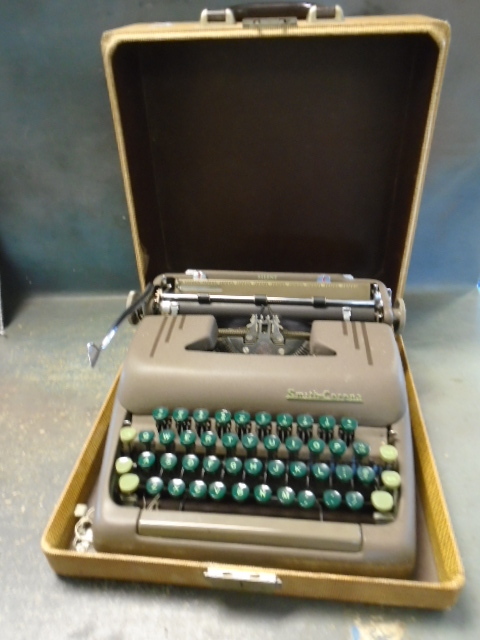 lot 218 image: Vintage Manual Typewriter