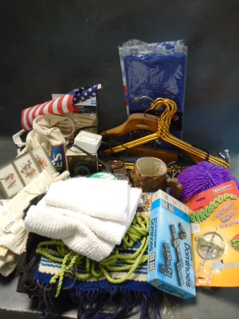 lot 219 image: Misc Household Items