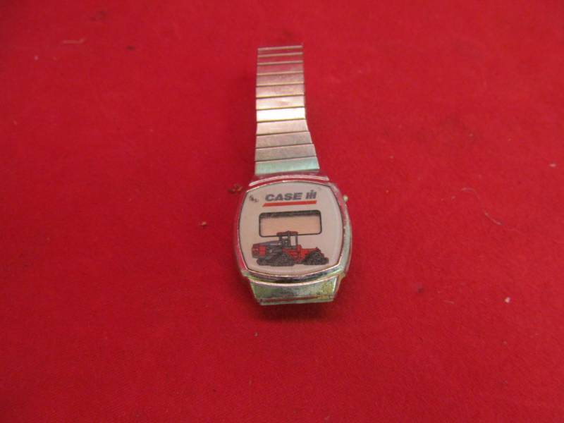 lot 17 image: Mens Case IH watch