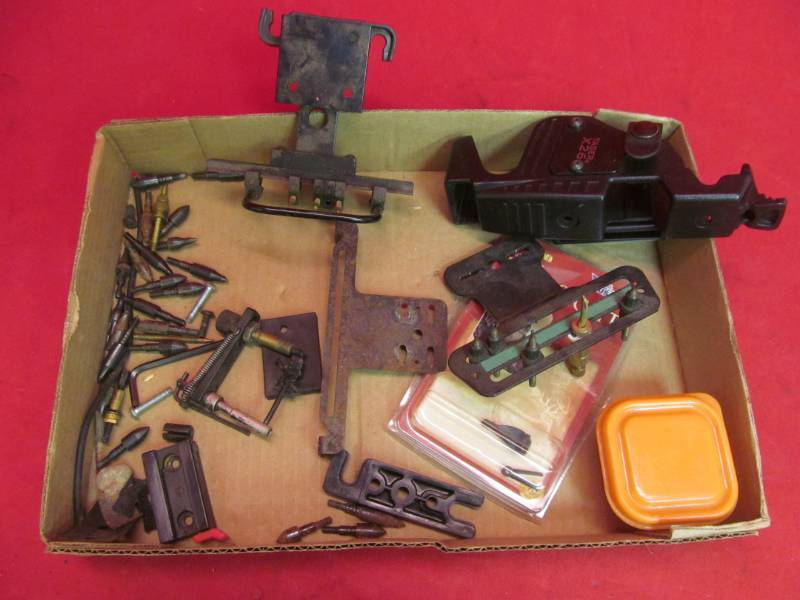 lot 18 image: Group of archery arrow tips and accessories