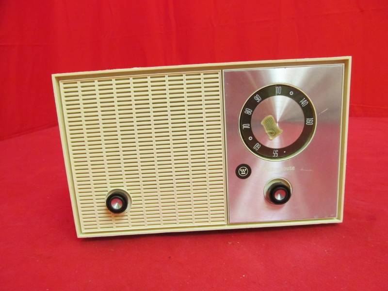 lot 33 image: Westinghouse AM radio