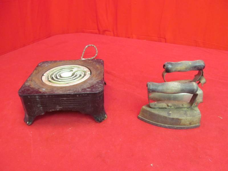 lot 34 image: Vintage electric irons, vintage electric cook stove