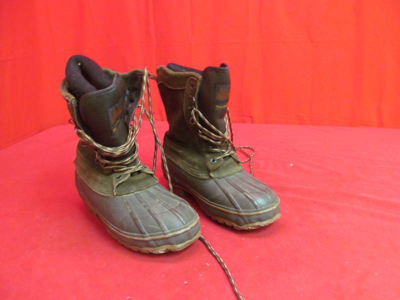 lot 39 image: Mens Itasca Thinsulate winter boots (size 8)