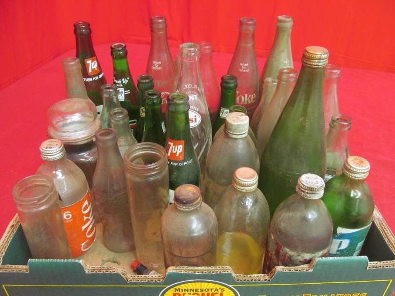 lot 51 image: Assortment of vintage pop bottles