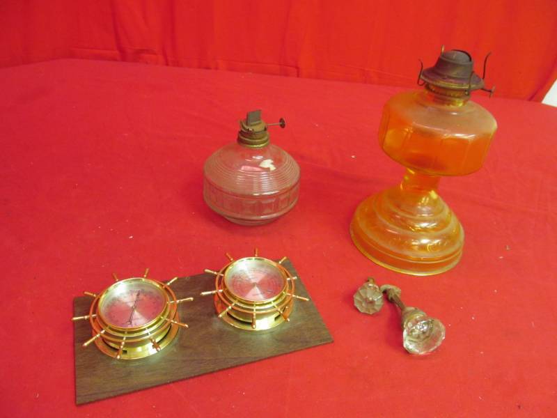 lot 52 image: Vintage thermometer, 2 vintage door knobs, 2 vintage oil lamps