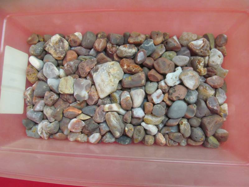 lot 63 image: Assortment of rocks