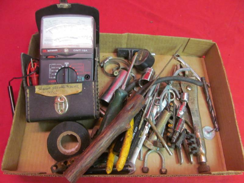 lot 77 image: Variety of hand tools, GMT-19A Analog Multimeter