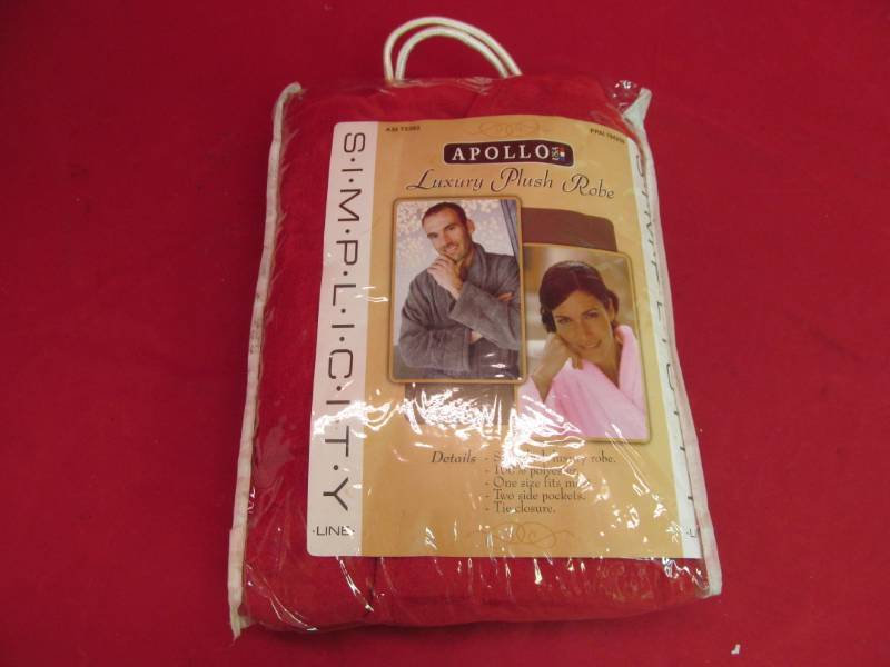 lot 87 image: Apollo luxury plush robe