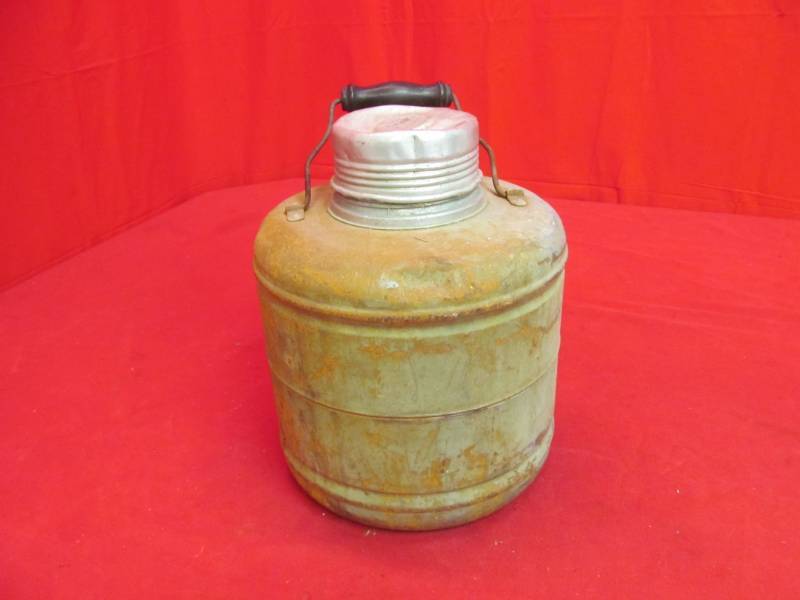 lot 90 image: Therma jug thermos