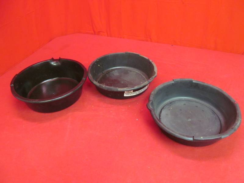 lot 102 image: 3 oil pans
