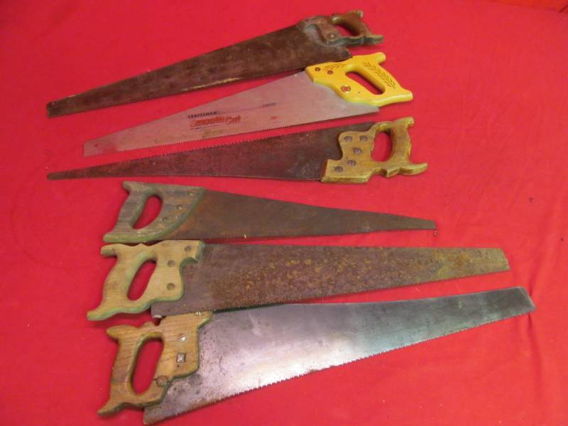 lot 105 image: 6 Vintage hand saws