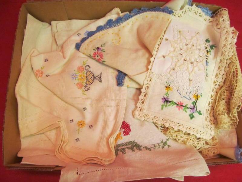 lot 120 image: Variety of Doilies