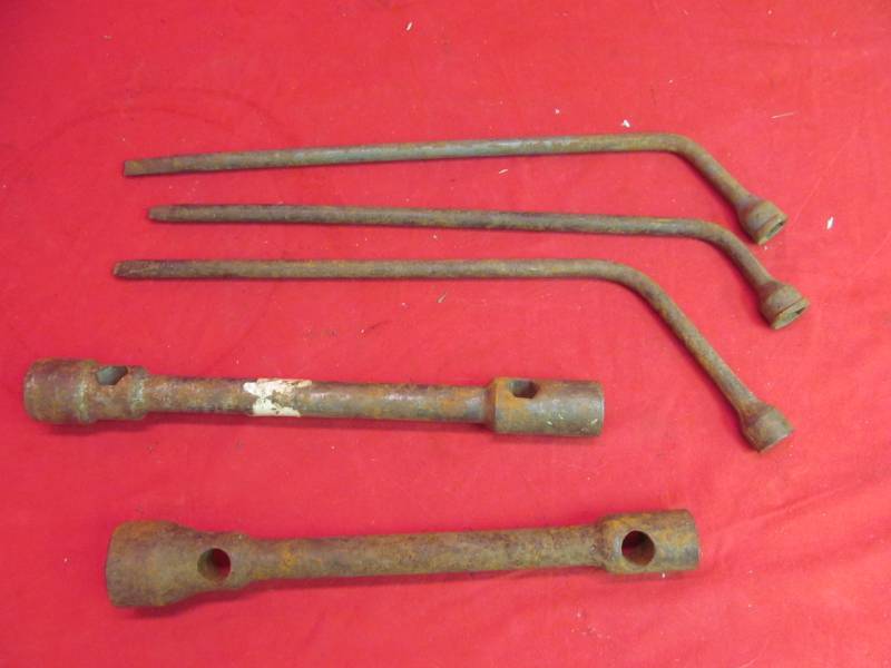 lot 122 image: Vintage tire irons