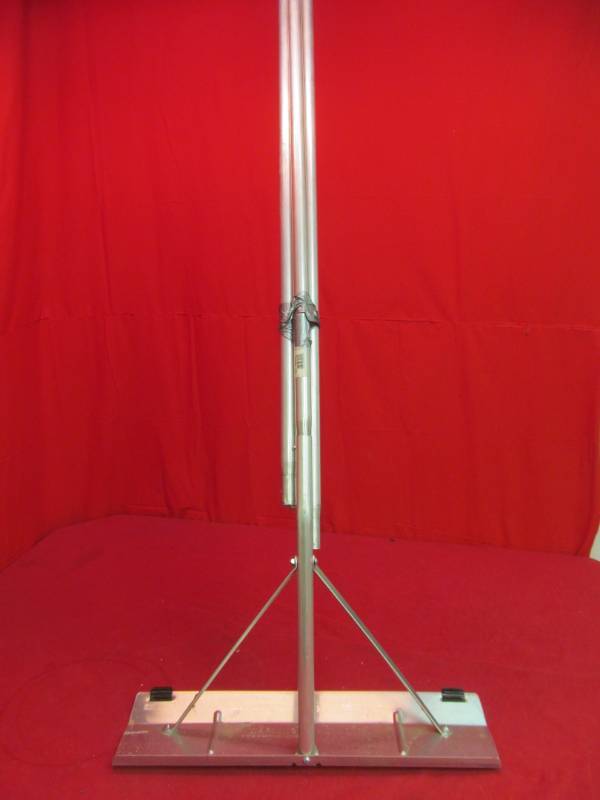 lot 131 image: aluminum roof rake with 4 extensions