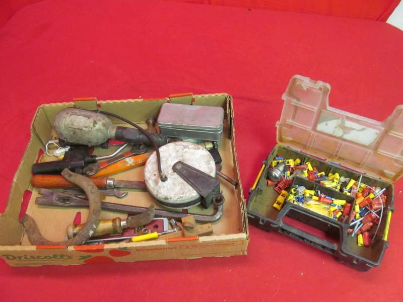 lot 138 image: Variety of hammers, crowbar, treble light, reel, electric connectors